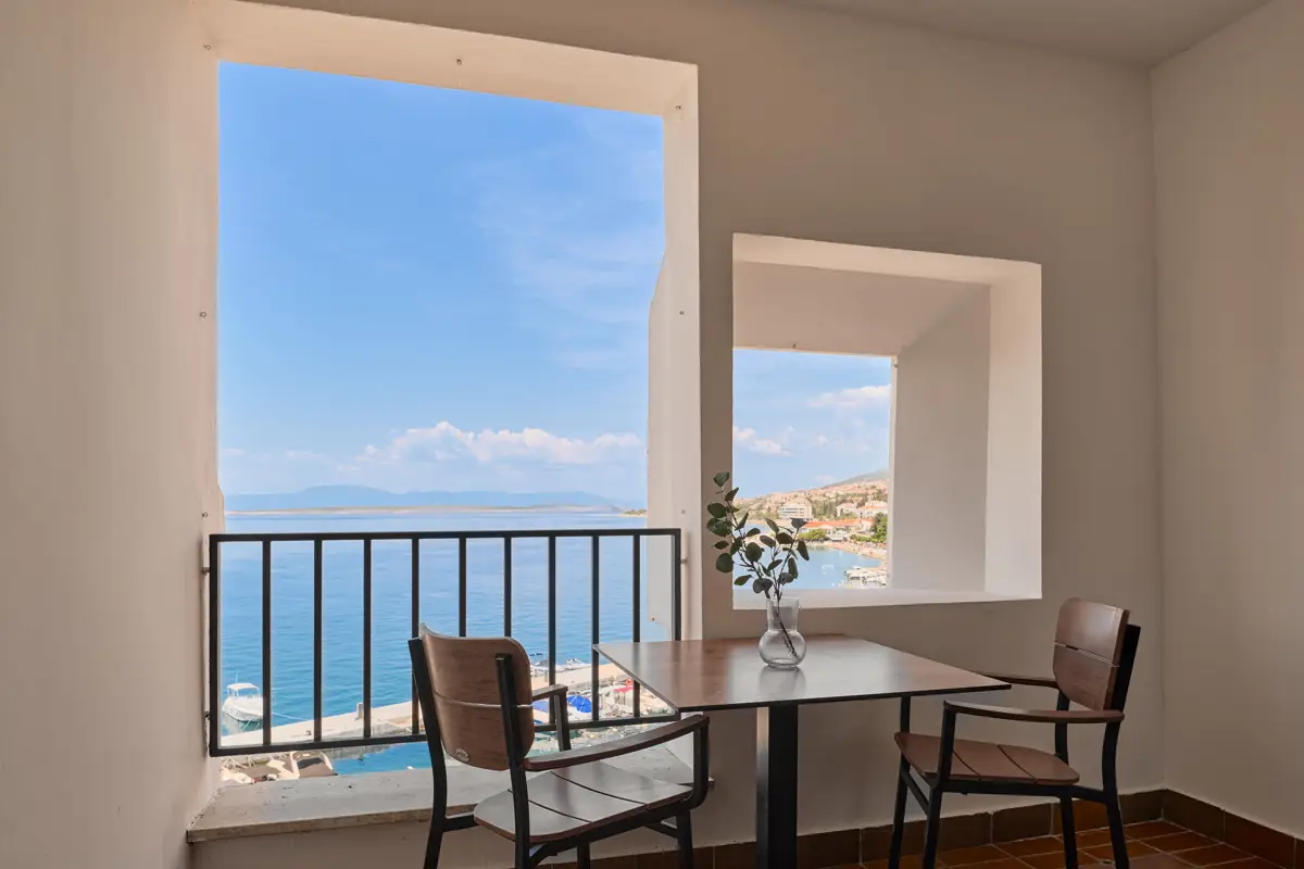 Standard double or twin room with sea view and balcony-Hotel Selce (2)